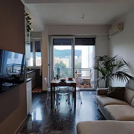 Brodolinas: Bilocale Esclusivo Con Vista 볼로냐