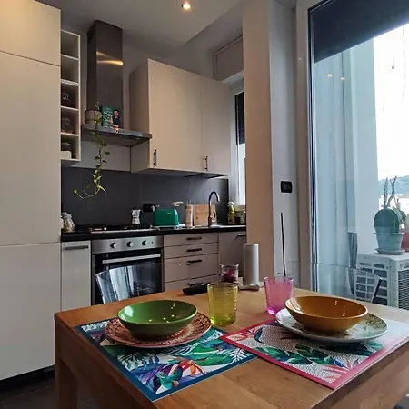 Brodolinas: Bilocale Esclusivo Con Vista 아파트 볼로냐